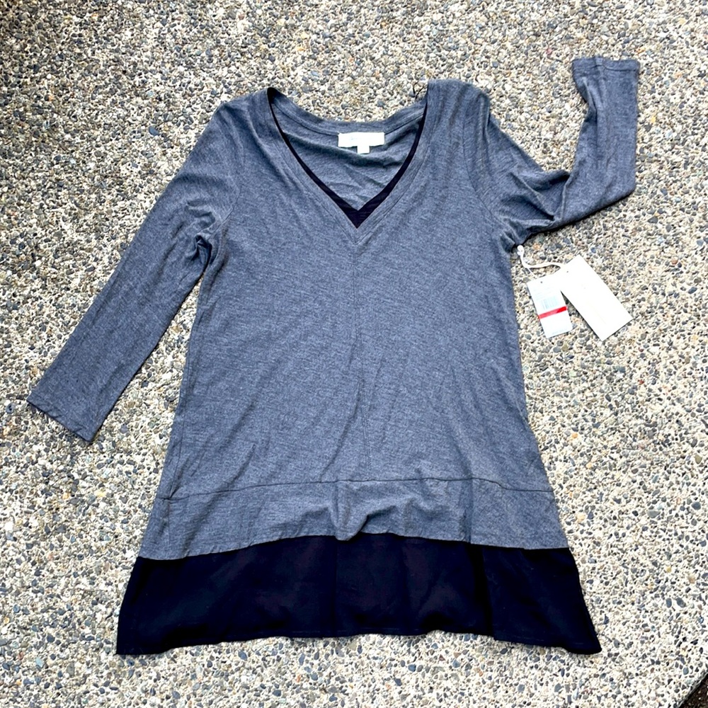 Two by Vince camuto grey/black long v-neck shirt -NWT